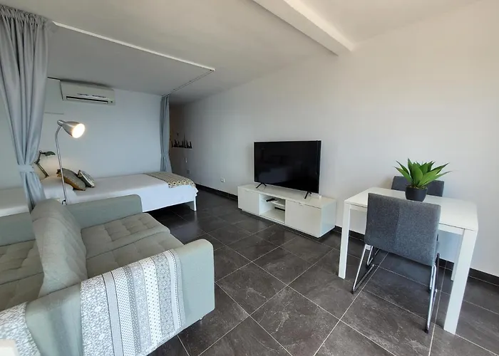 Damas 10 Διαμέρισμα Μπένιντορμ