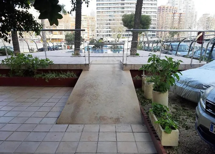 Damas 10 Μπένιντορμ